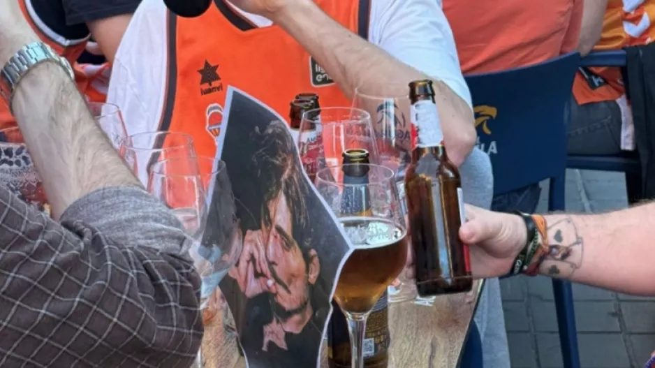 Με φωτογραφίες Γιαννακόπουλου οι Ισπανοί φίλαθλοι