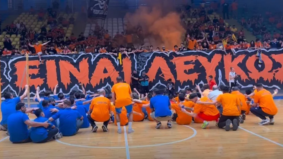 (Βίντεο kerkida) "Για σένα έχω χάσει το μυαλό μου"