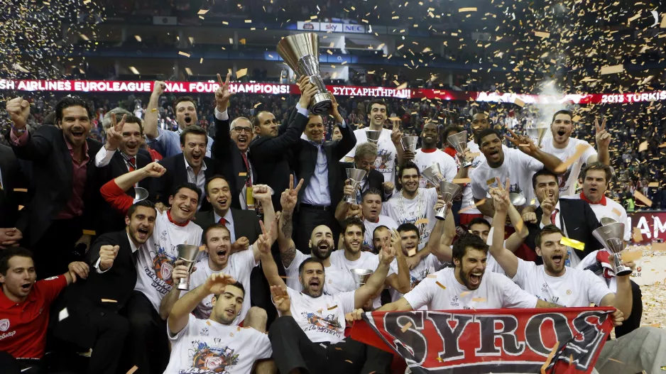 Σαν σήμερα πριν 13 χρόνια... το "ερυθρόλευκο" back to back!