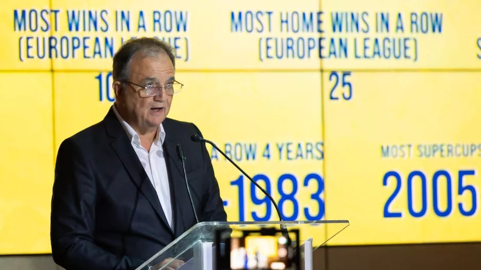 (Μάικλ) "AMAZING EXTRAORDINARY LIONS (AEL)"
