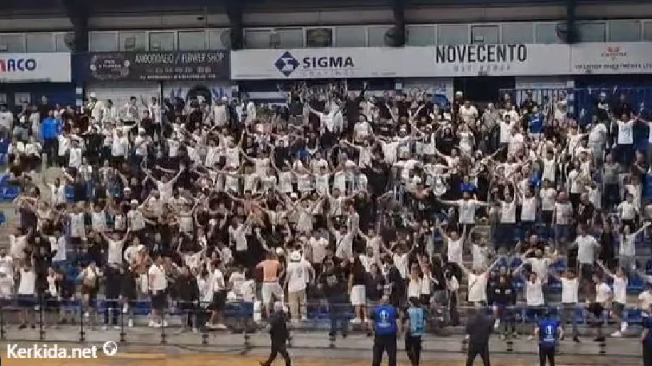 (ΒΙΝΤΕΟ Kerkida) Σκηνικό στο κλειστό του Απόλλωνα!