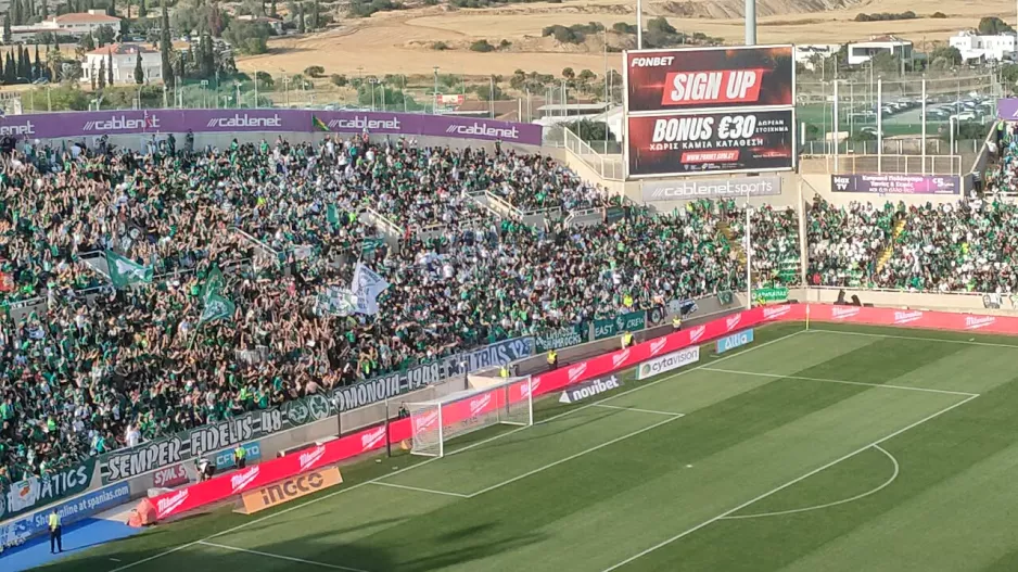(Βίντεο kerkida) Στο πόδι οι Ομονοιάτες και... κύμα!