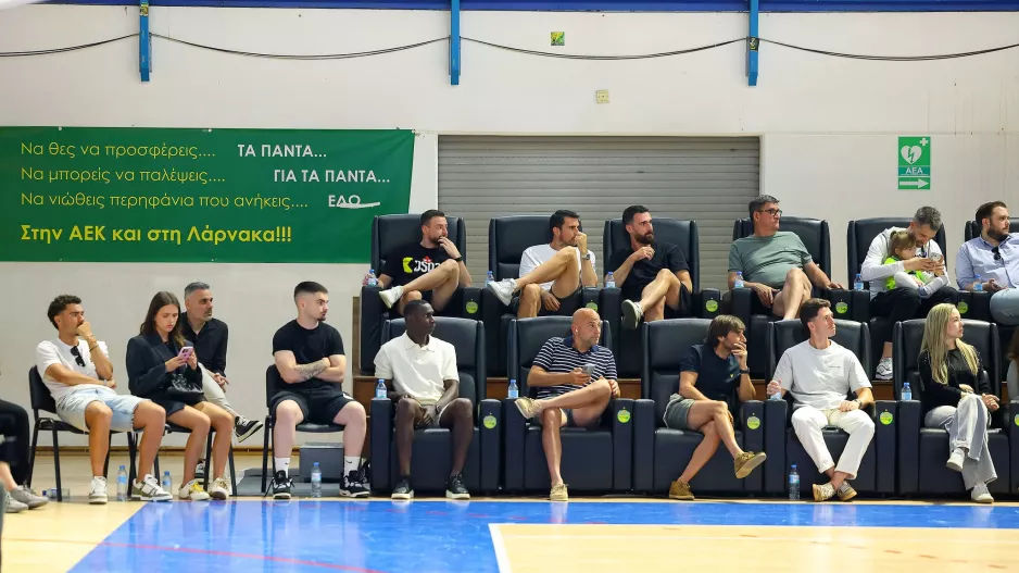 Το ποδόσφαιρο... δίπλα στο μπάσκετ