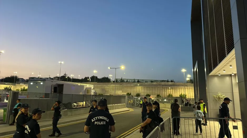 (ΦΩΤΟΣ) Κινητικότητα...Αστυνομίας στο "Αλφαμέγα"