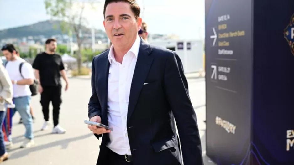 Τριετές συμβόλαιο προσφέρει η Ντουμπάι στον Πασκουάλ