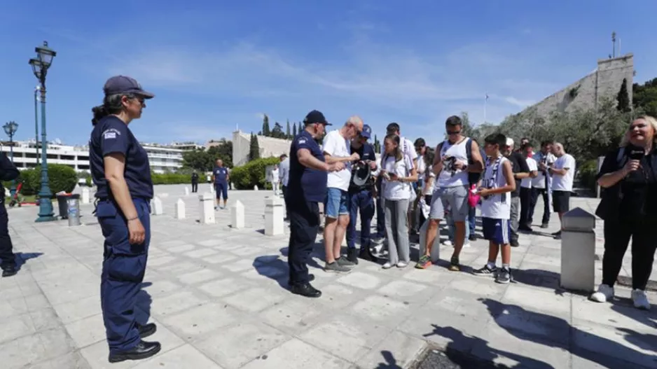 (Φώτος) Η αναχώρηση των φίλων της Ρεάλ Μαδρίτης από το Καλλιμάρμαρο