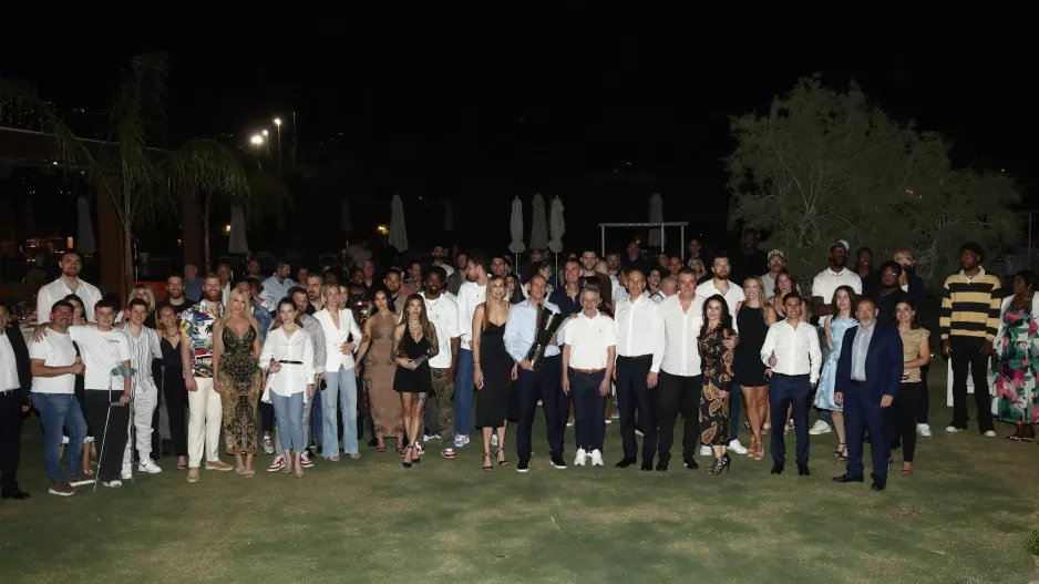 ΚΛΙΚΣ από το "ερυθρόλευκο" γλέντι!