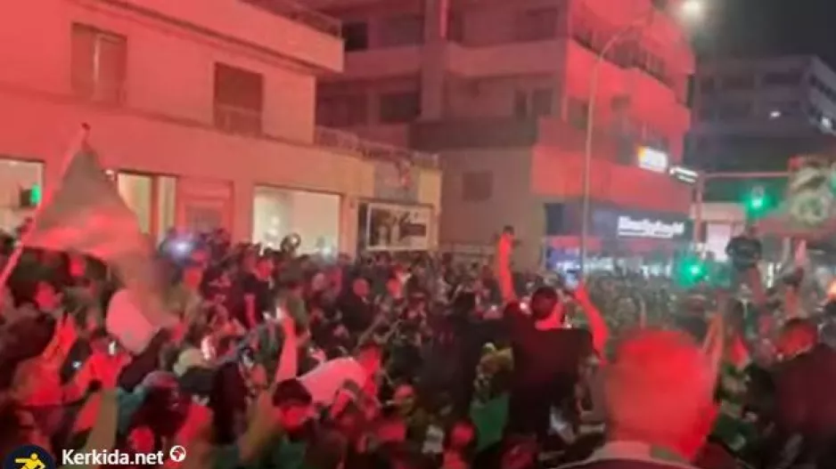 (ΒΙΝΤΕΟ Kerkida) Πρασινός...πανικός με "Σια λα λα λα"