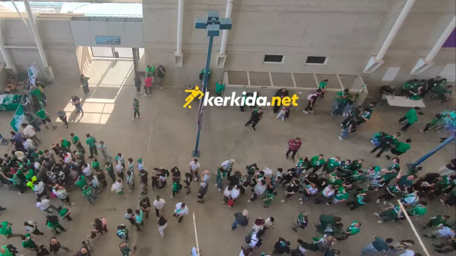 (Φώτος kerkida) Μεγάλες ουρές για την Green Boutique