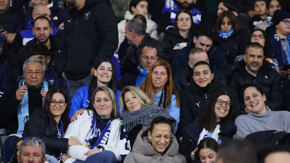 Θέλουν να δουν το ντεμπούτο του Πίντο-Eξάντληση εισιτηρίων!