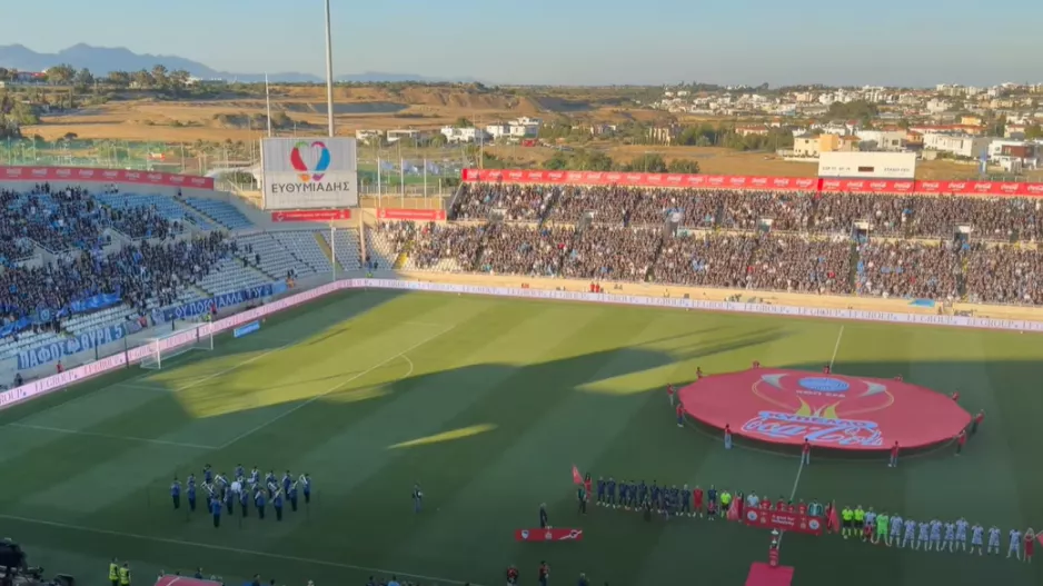 (ΒΙΝΤΕΟ kerkida) Είσοδος και... ανάκρουση Εθνικού Ύμνου 
