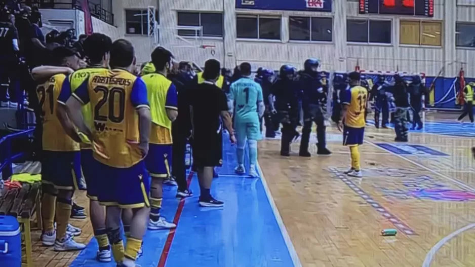 Διακοπή στον τελικό, 2 δευτερόλεπτα πριν το τέλος 