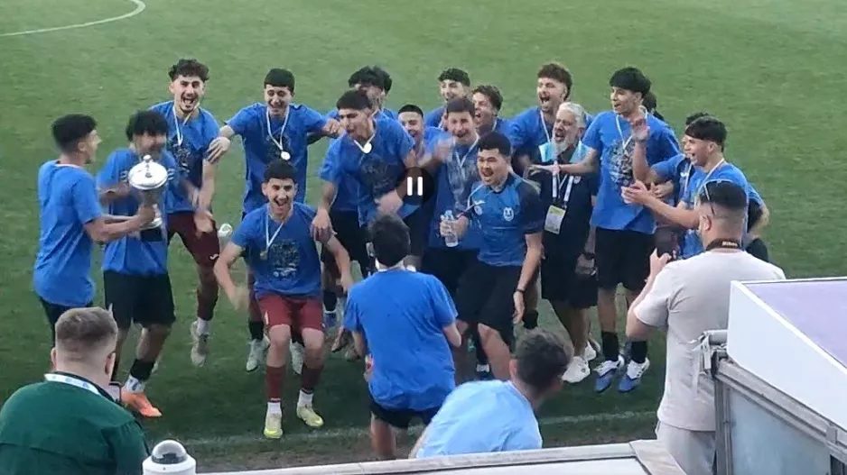Η απονομή και... το τρόπαιο ψηλά! (Βίντεο Kerkida)