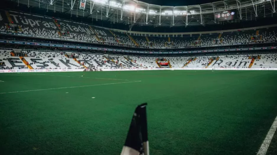 Τελικός Europa League με... Γιώργο Κούμα