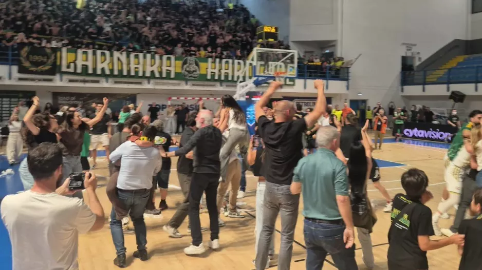 Τελικός με τα ΟΛΑ του και Πρωταθλήτρια η ΑΕΚ! (Φώτος)