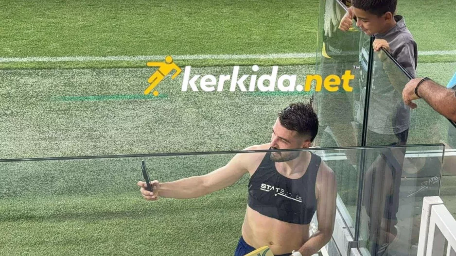 Φανέλα και selfie (Φώτος/Βίντεο)