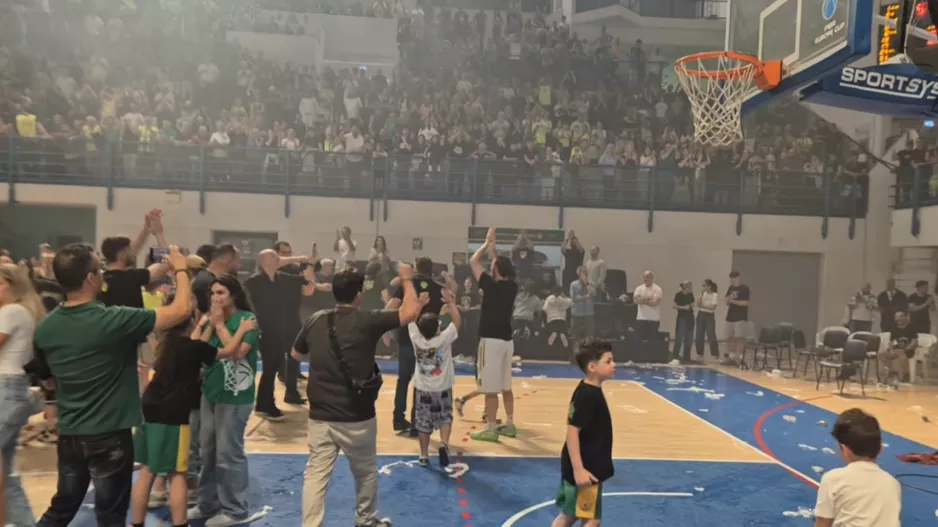(Βίντεο Kerkida) Αποθέωσε Παντελή ο κόσμος: "Είναι τρελός ο αρχηγός"!