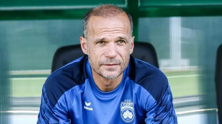 Αποχώρησε ο Μπασινάς