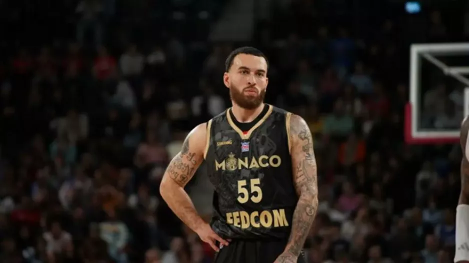 Ο Τζέιμς έμεινε εκτός Game 2 με την Μπουργκ λόγω οικονομικών οφειλών