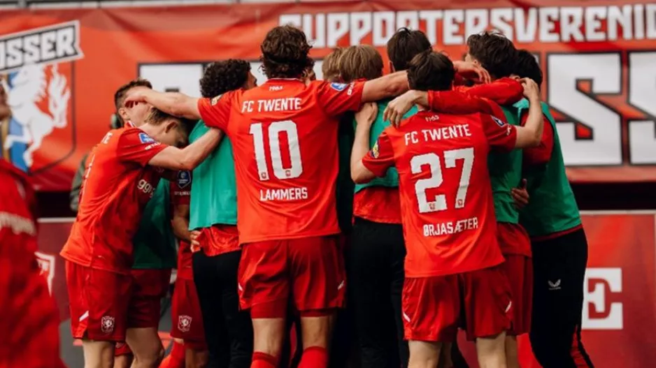 Γκέλα για Άγιαξ, αγκαλιά με το Champions League η Φέγενορντ