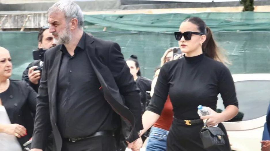Σε κλίμα συγκίνησης το τελευταίο αντίο στη Γωγώ Μαστροκώστα...