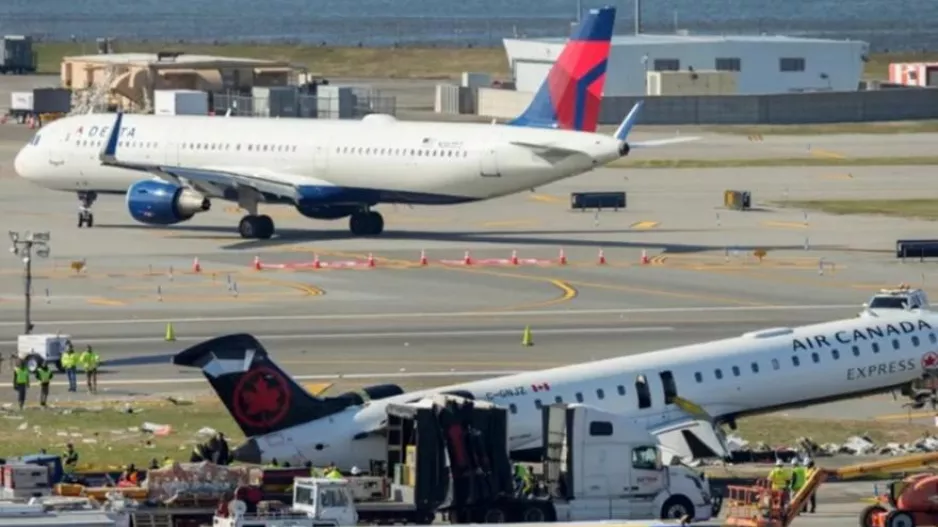 ΗΠΑ: Καθίζηση στην πίστα του αεροδρομίου LaGuardia της Νέας Υόρκης
