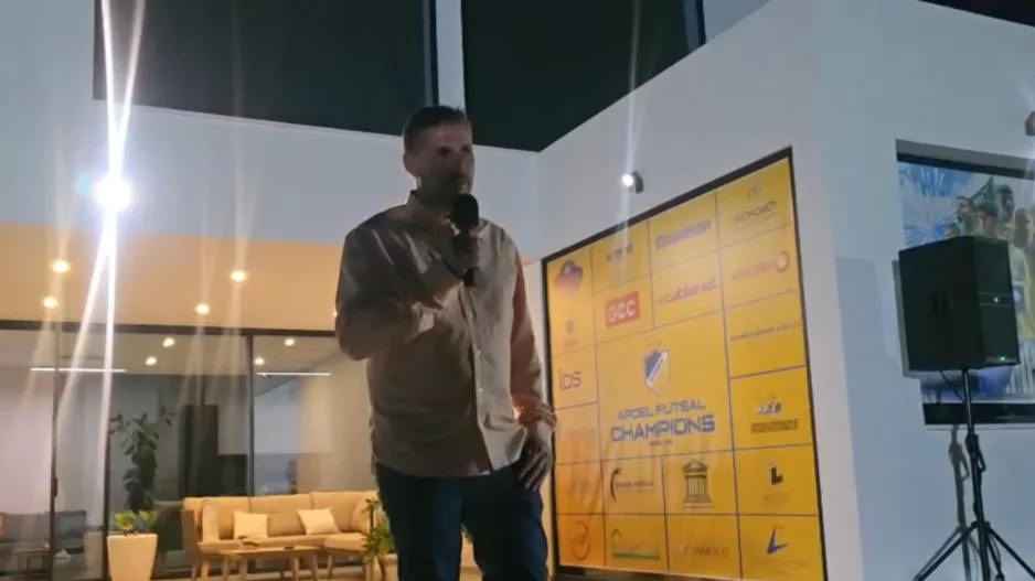 "ΑΠΟΕΛ ενωμένο, ποτέ νικημένο-Πάμε για νταμπλ τη νέα χρονιά" (Βίντεο)