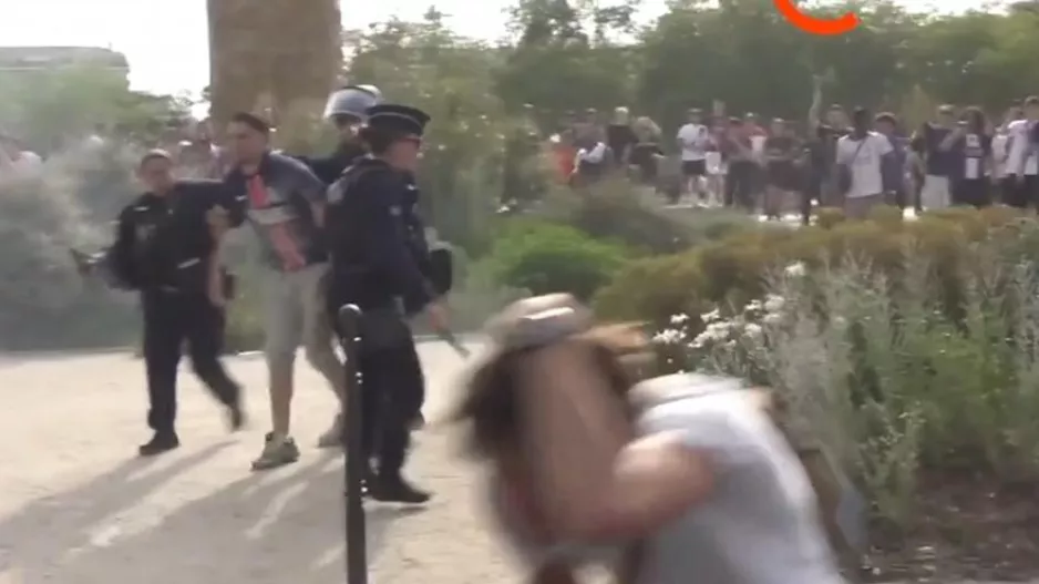 Επεισόδια, συλλήψεις και δακρυγόνα στο Παρίσι