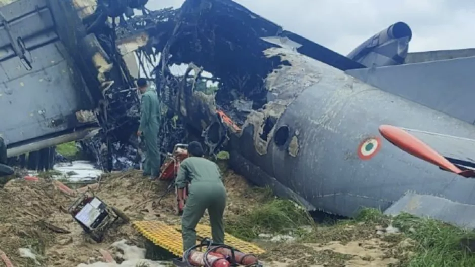 Πέντε νεκροί από τη συντριβή αεροσκάφους της Πολεμικής Αεροπορίας στην Ινδία 