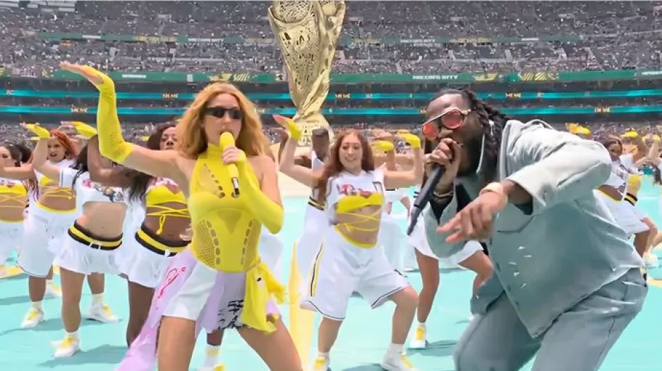 Η Shakira και ο Burna Boy σφύριξαν την...έναρξη!