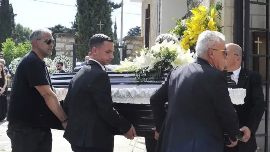 Τελέστηκε η εξόδιος ακολουθία του Μάριου Οικονόμου
