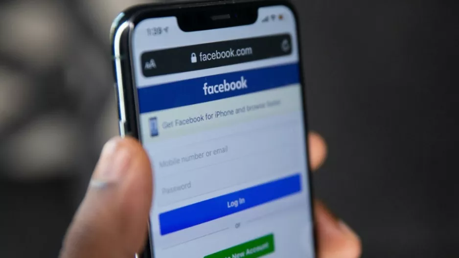 "Έπεσαν" για περίπου μία ώρα Facebook και Messenger