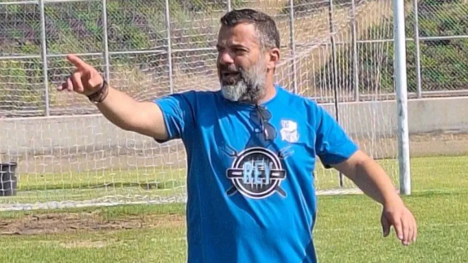 Ανανέωσε με τον κόουτς Λαζάρου