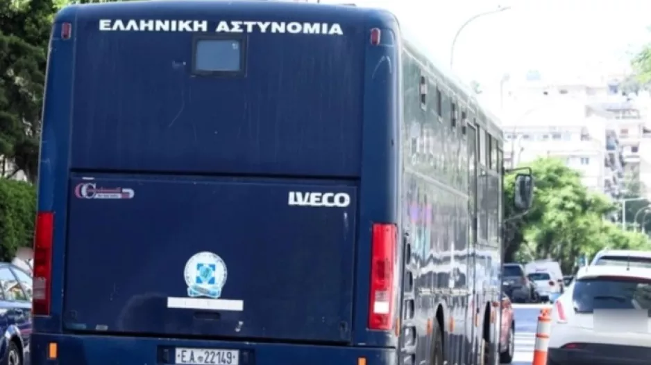 Οργανωμένοι οπαδοί πουλούσαν ναρκωτικά στη Μύκονο- 17 συλλήψεις