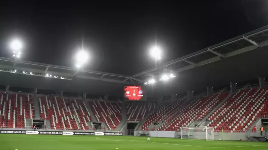 Στο DVTK Stadion ο Λοίζος;