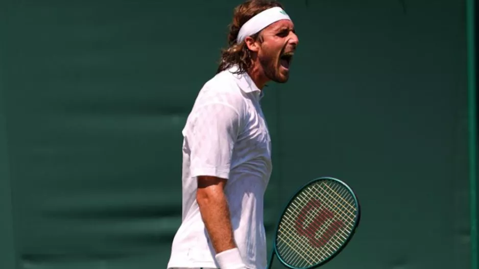 Άνετο ποδαρικό στο Wimblendon για Τσιτσιπά