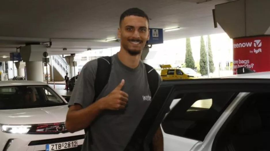 Στην Ελλάδα ο Κάρμο για τον Ολυμπιακό