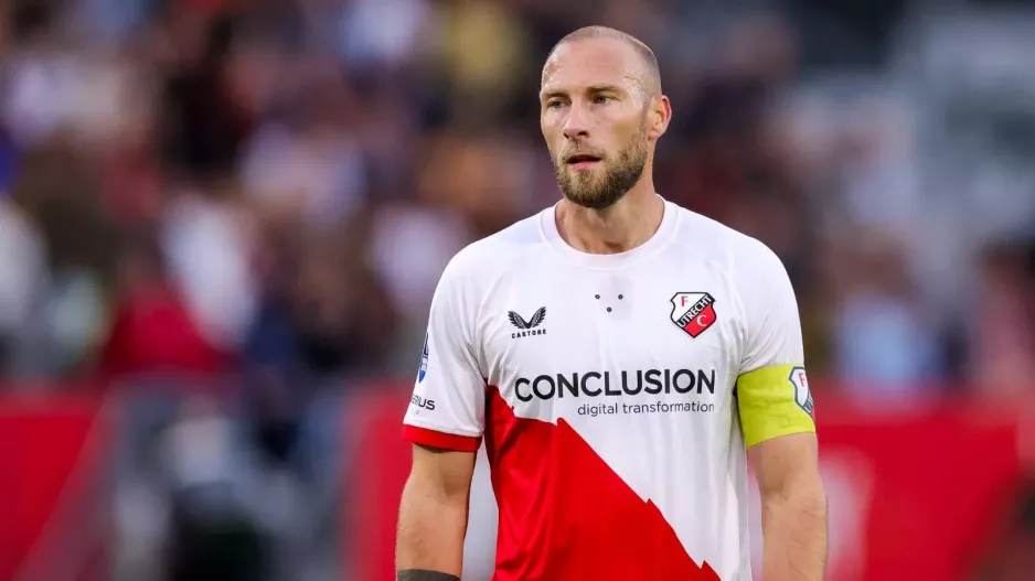 DEAL διετίας με Mike van der Hoorn