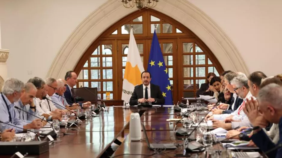 Αυτά είναι τα 10 μέτρα της Κυβέρνησης για τον αφθώδη πυρετό