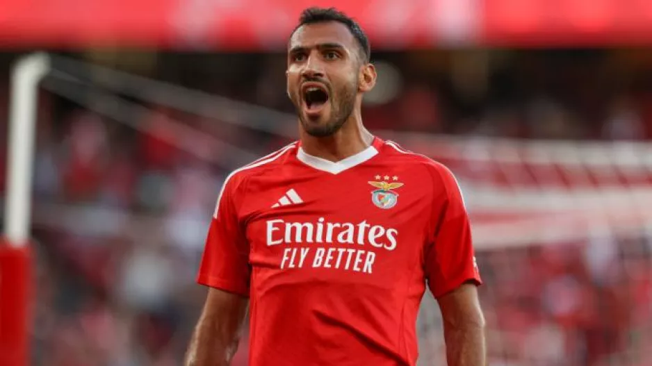A Bola: «Ο Παυλίδης μένει στη Μπενφίκα»