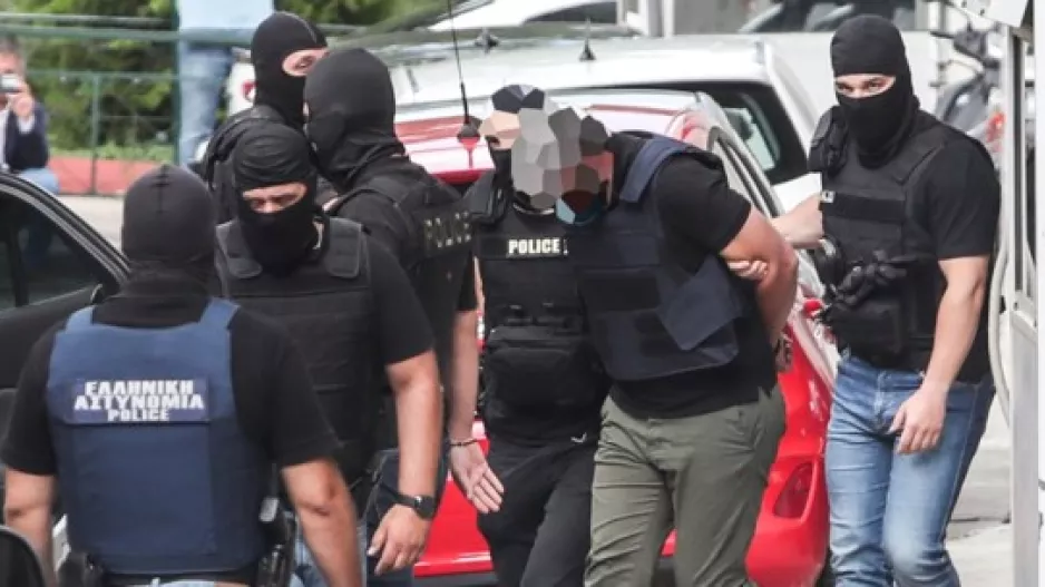 Marfin: Το μεγάλο μυστήριο των "9" και "12" – Ποιοι είναι οι δύο που αναζητούνται ακόμα για τις μολότοφ, τα νέα στοιχεία