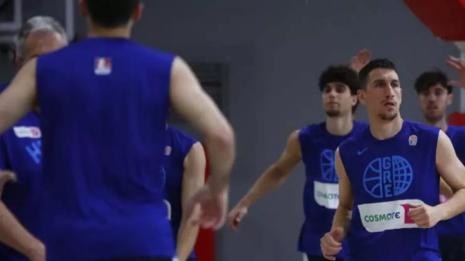 Στην Ρουμανία για να κλειδώσει την πρωτιά η Εθνική Ελλάδος