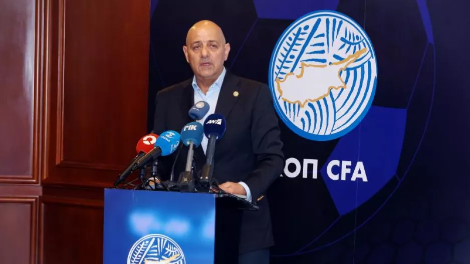 "Είναι μια πρόταση που ήρθε ξαφνικά, χρειάζεται μελέτη και για αυτό έχει συγκληθεί έκτακτη συνεδρία"