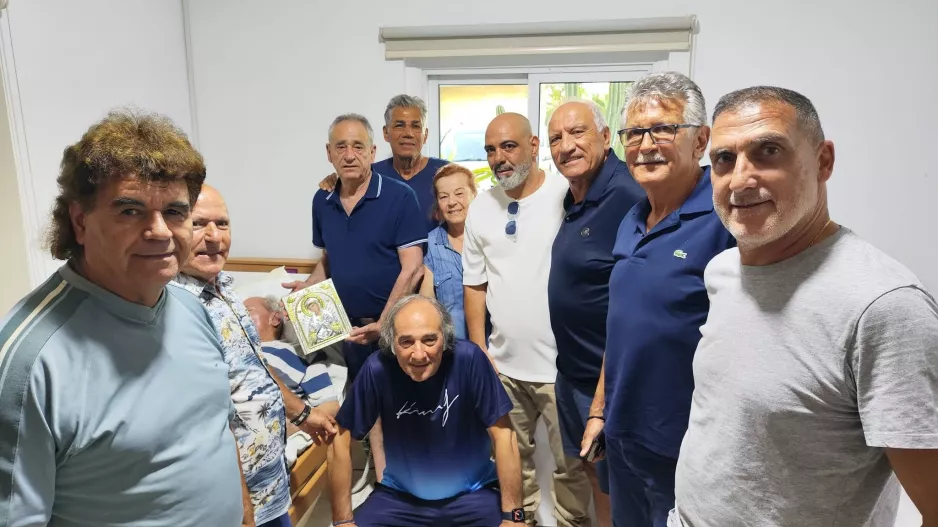 (ΑΠΟΕΛ) Μια επίσκεψη γεμάτη σεβασμό στον εμβληματικό Στεφανή
