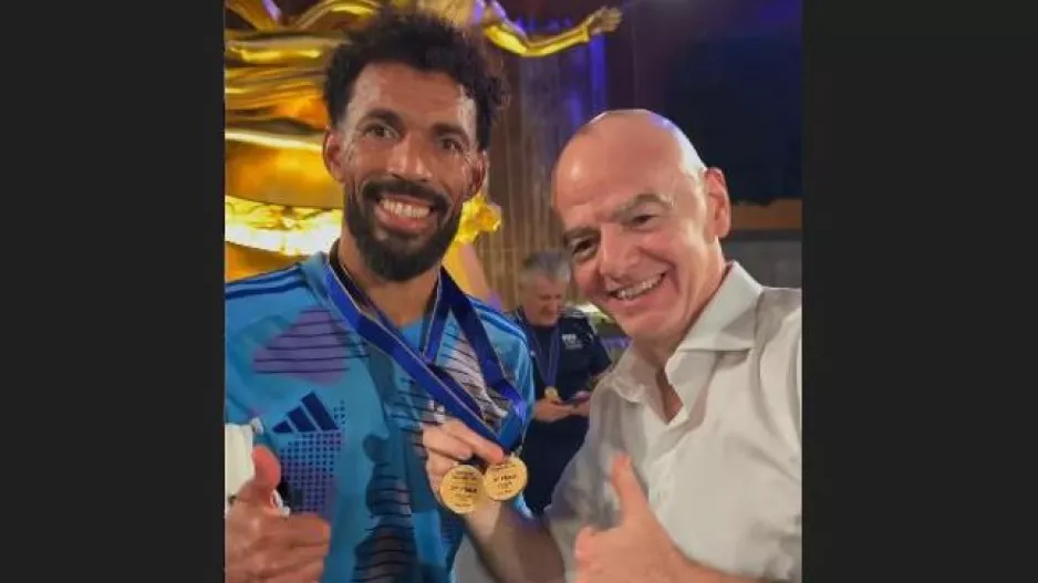 Ο Πρόεδρος της FIFA για Βοζίνια!