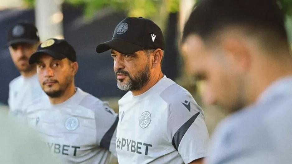Φουλάρει για...καρέ η ΑΕΛ!