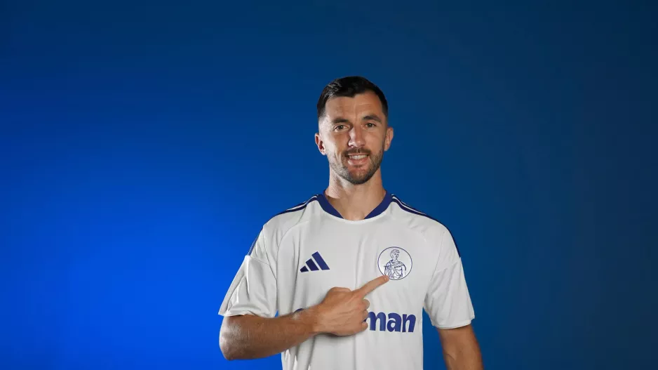 Πόζαρε με τα "κυανόλευκα" ο Ožbolt