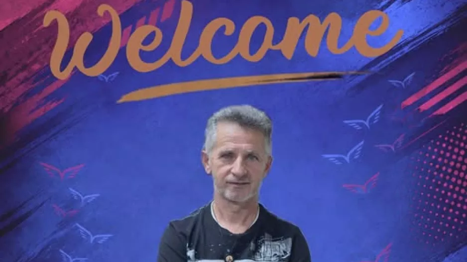 Βοηθός προπονητής ο Πολυκάρπου