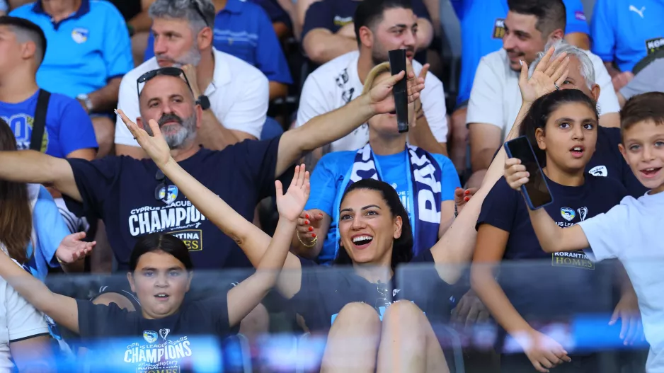 (ΦΩΤΟΣ) Ο κόσμος στο "Αλφαμέγα"