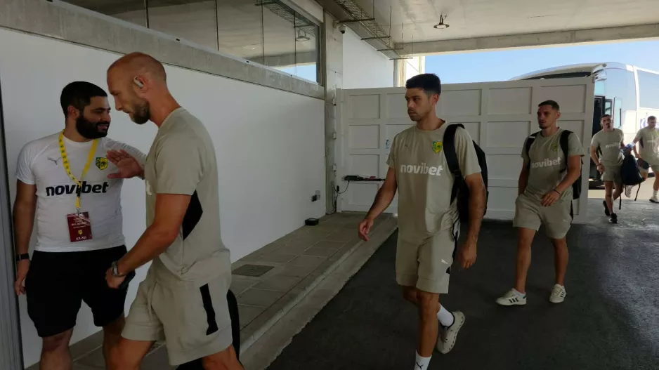 (ΦΩΤΟΣ kerkida) Η άφιξη της ΑΕΚ 
